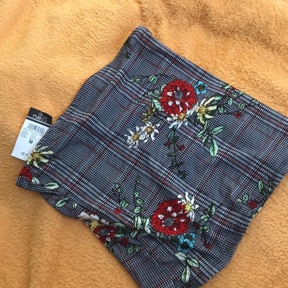 NEW WITH TAGS! Cropped strapless shirt